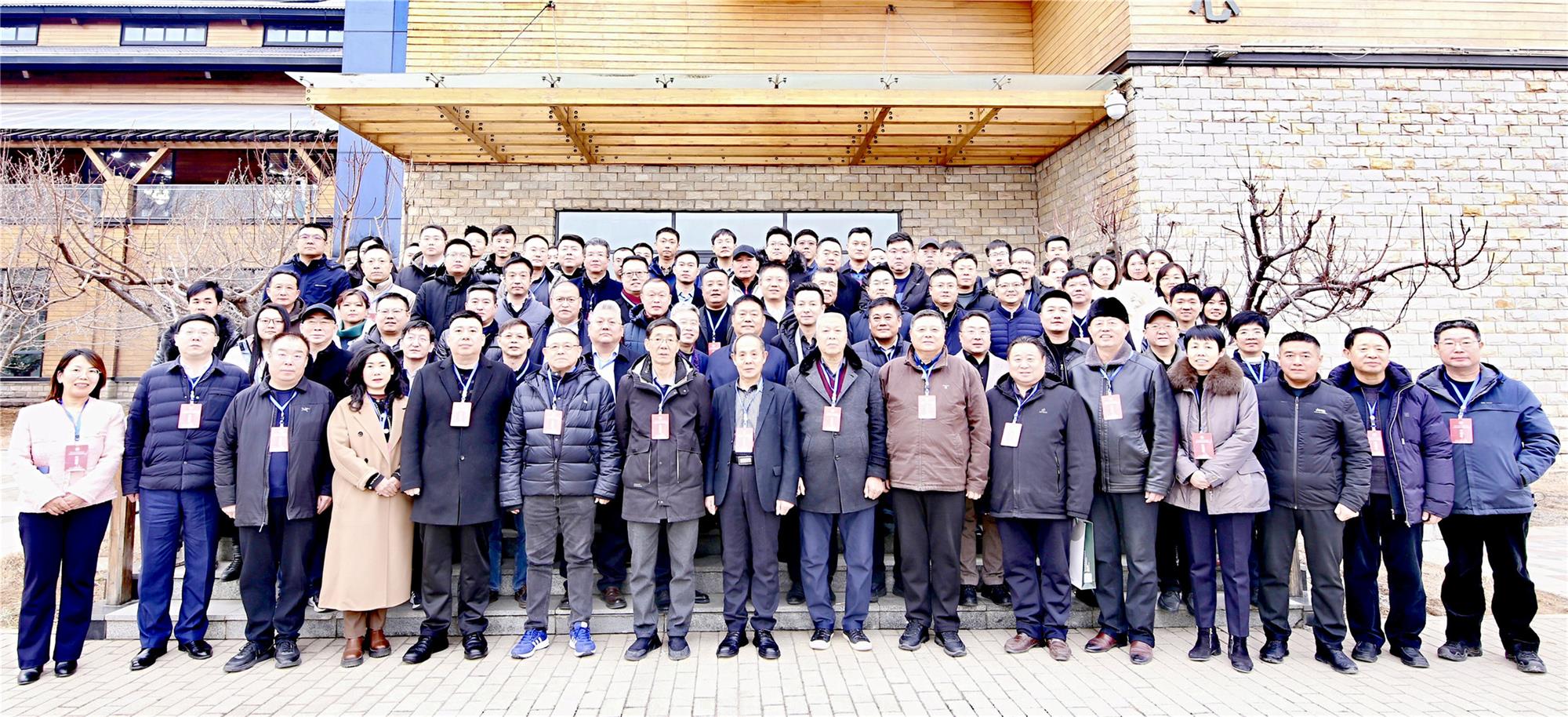冀裝協(xié)三屆四次理事會(huì )暨常務(wù)理事會(huì )召開(kāi)，常宏榮獲多項獎項